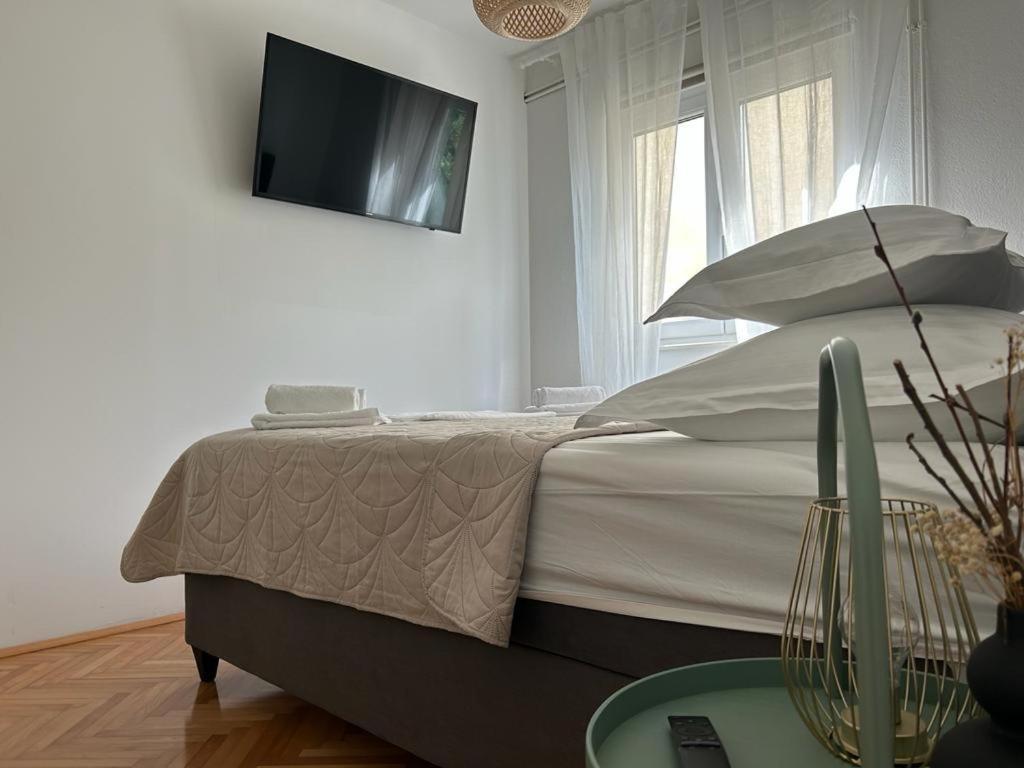 Apartments Niko, Near Beach, Free Parking, Wi-Fi Tučepi Extérieur photo